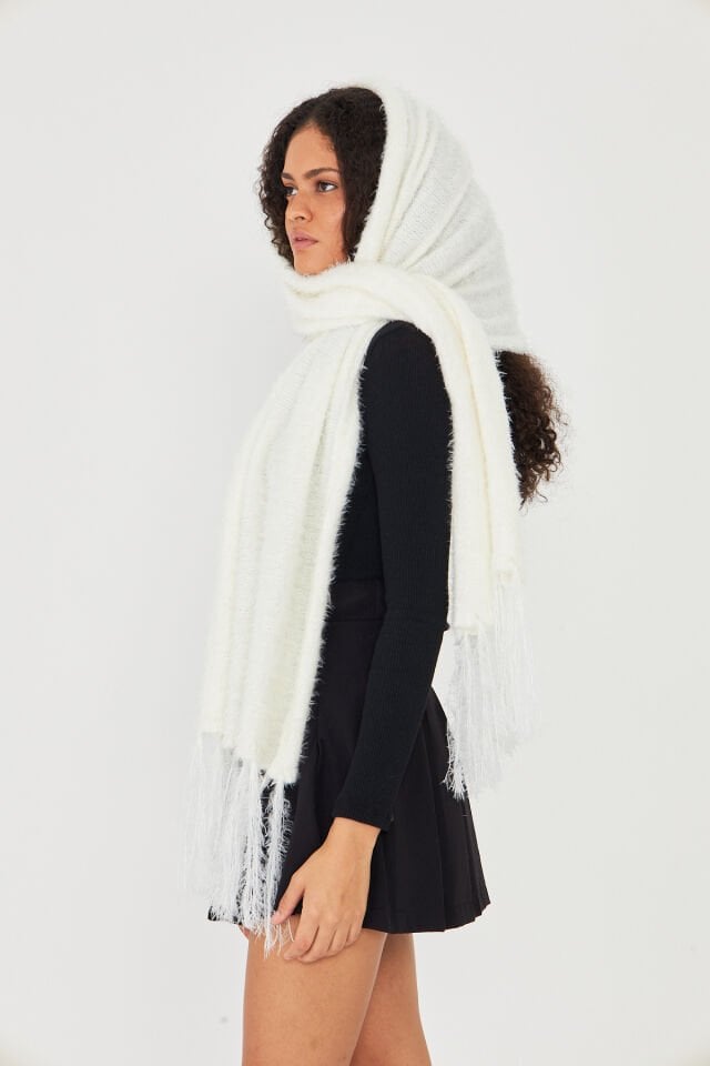 Beyaz Yumuşak Dokulu Sakallı Püskül Detaylı Atkı,Şal