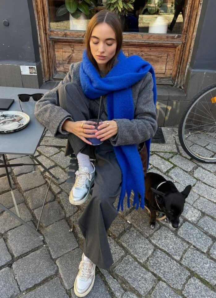 Saks Mavi Atkı Yumuşak Dokulu Omuz Şalı