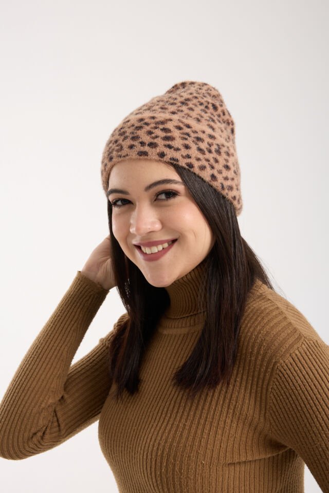 Bej Leopar Desenli Peluş Katlamalı Bere
