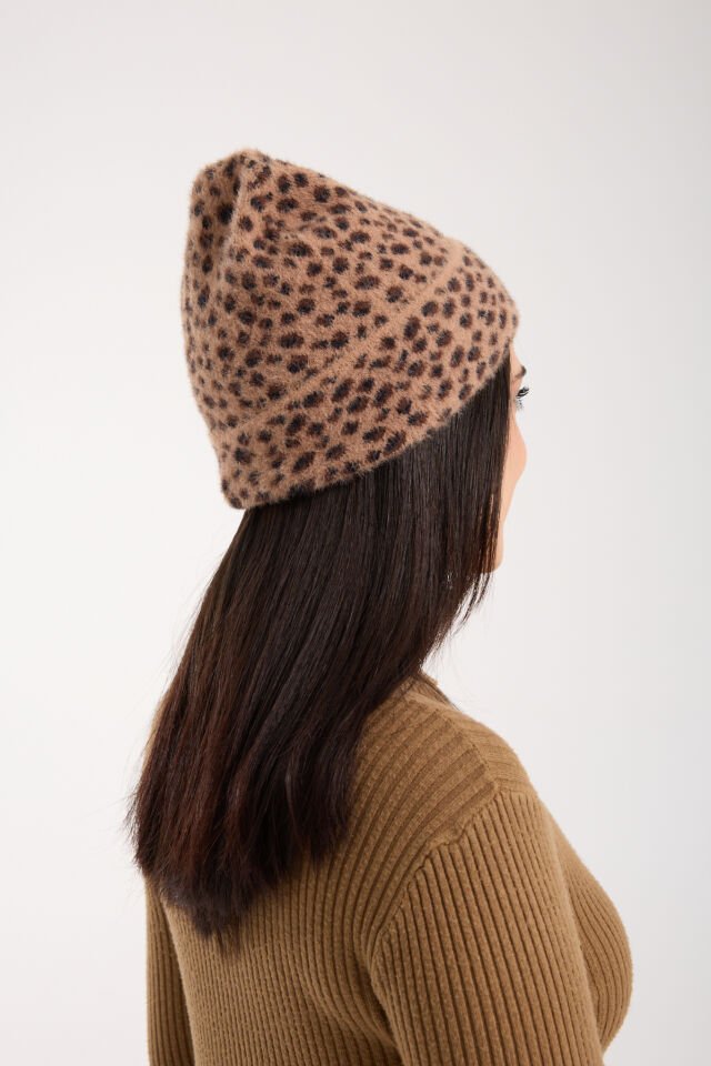 Bej Leopar Desenli Peluş Katlamalı Bere